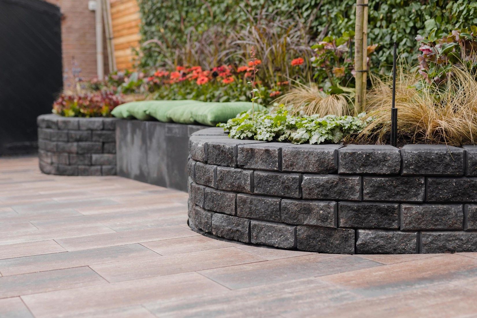 Crack & Stack 15-23x20x10cm zwart