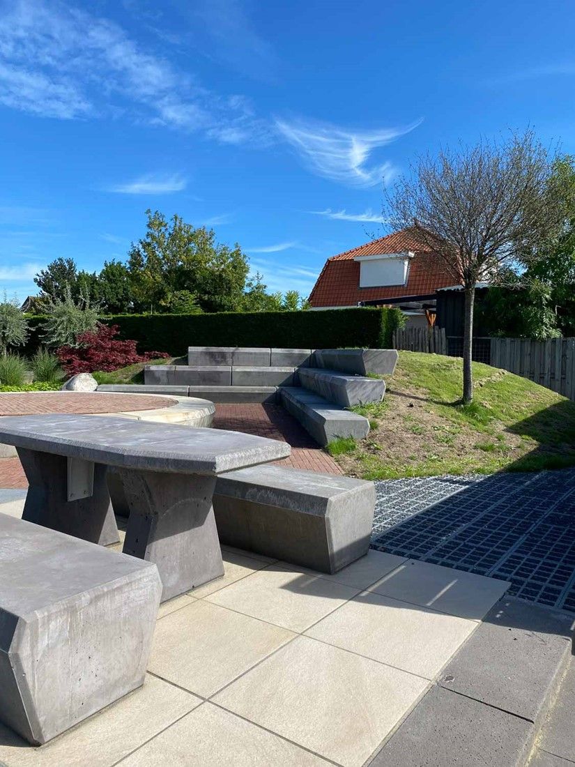 Cera5line 60x60x5cm Pietra lavica sand