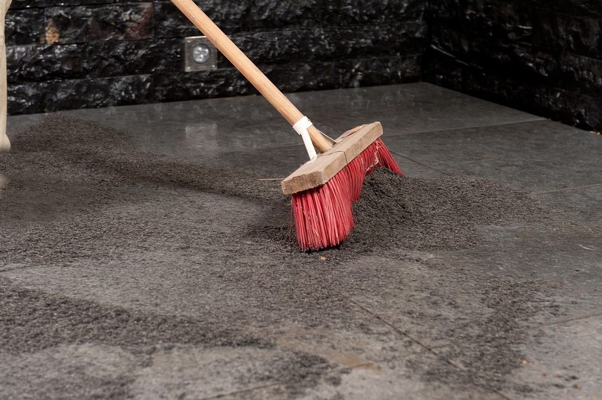 Onkruidarm voegzand basalt - Zakgoed